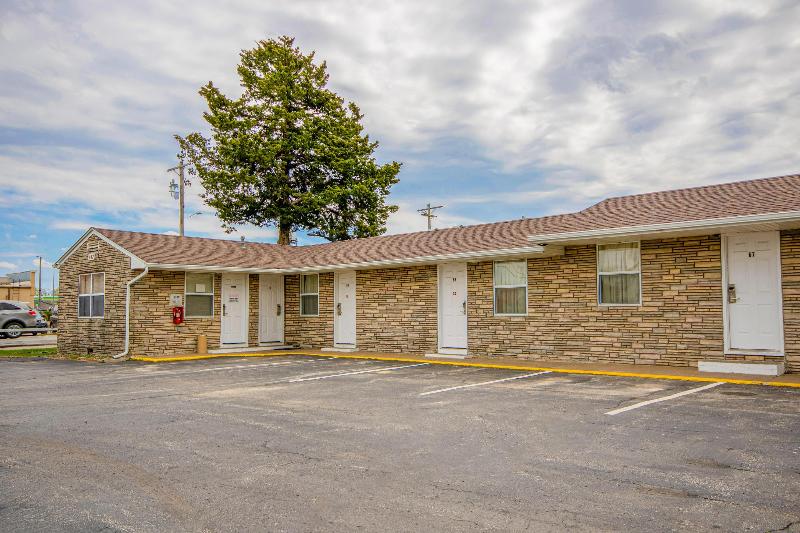 OYO Travelier Motel image