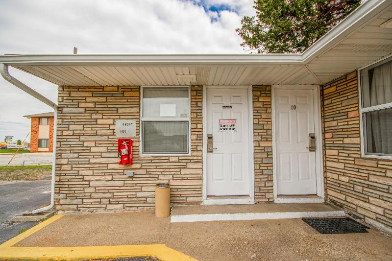 OYO Travelier Motel image