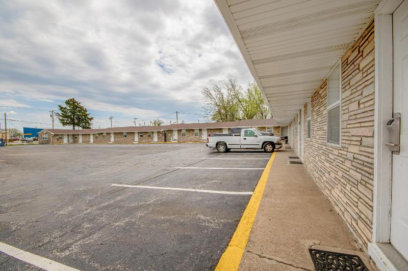 OYO Travelier Motel image
