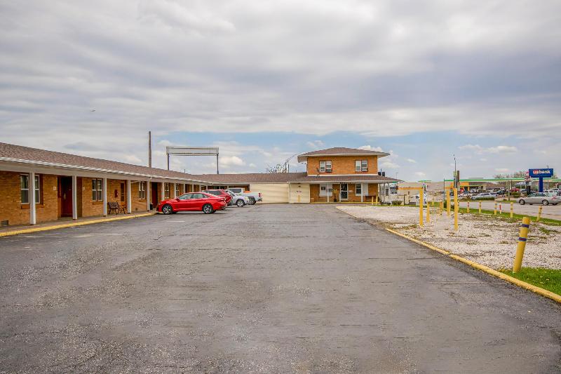 OYO Travelier Motel image