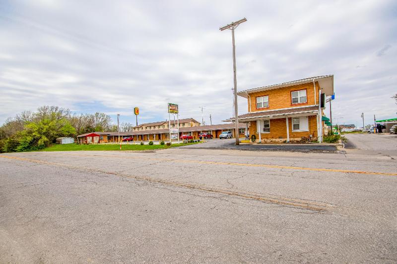 OYO Travelier Motel image