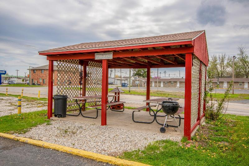 OYO Travelier Motel image