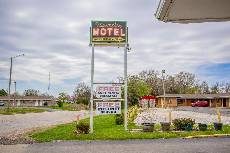 OYO Travelier Motel image