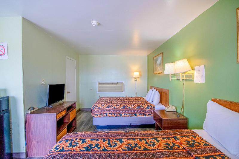 OYO Travelier Motel image