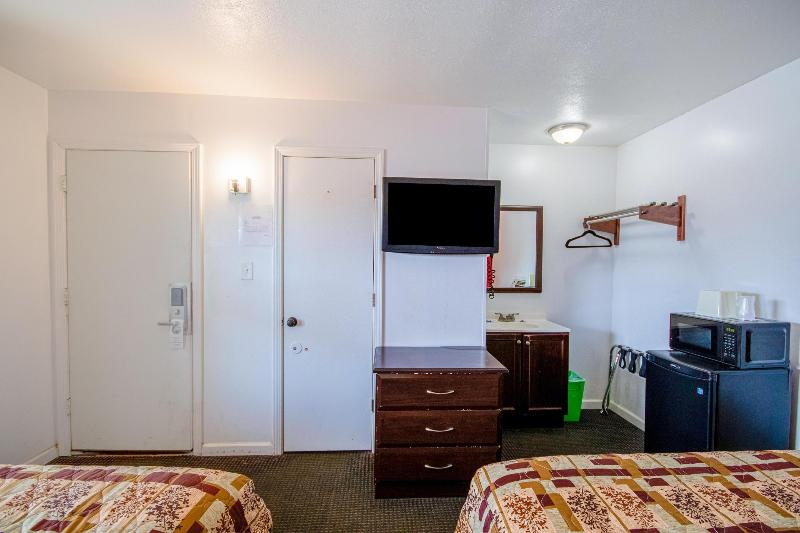 OYO Travelier Motel image