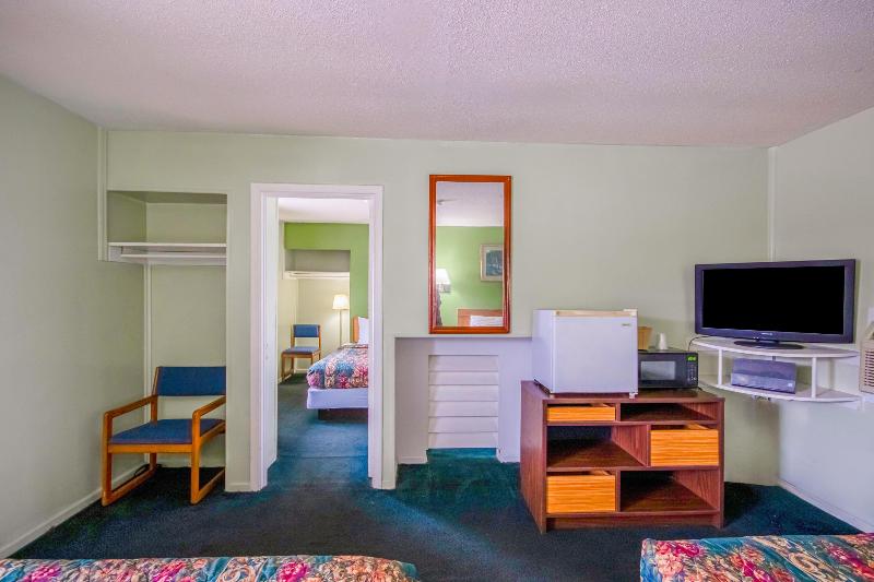 OYO Travelier Motel image