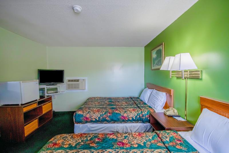 OYO Travelier Motel image