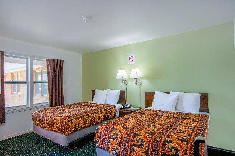 OYO Travelier Motel image