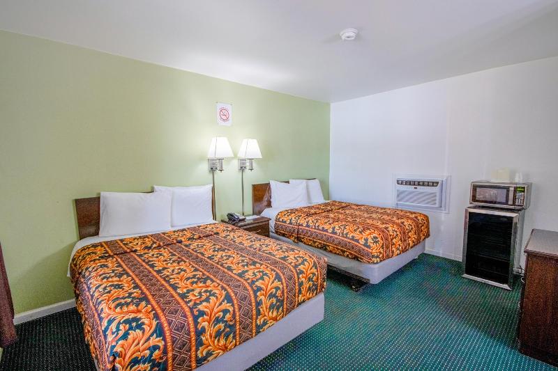 OYO Travelier Motel image