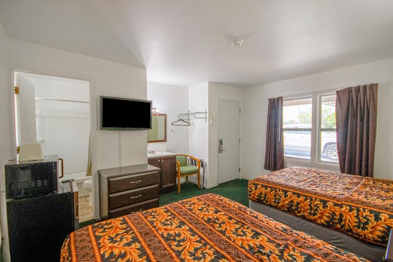 OYO Travelier Motel image