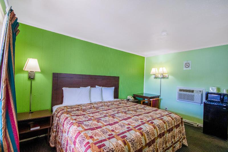 OYO Travelier Motel image
