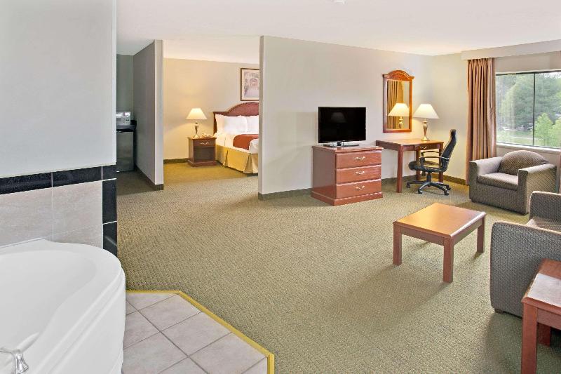 Days Inn &Suites by Wyndham Laurel Near Fort Meade image
