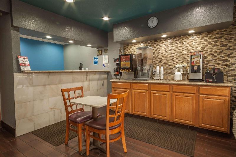Vagabond Inn Hemet image
