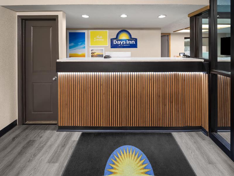 Days Inn by Wyndham Kansas City Northeast image