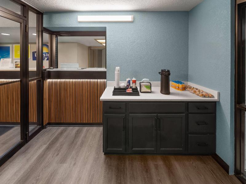 Days Inn by Wyndham Kansas City Northeast