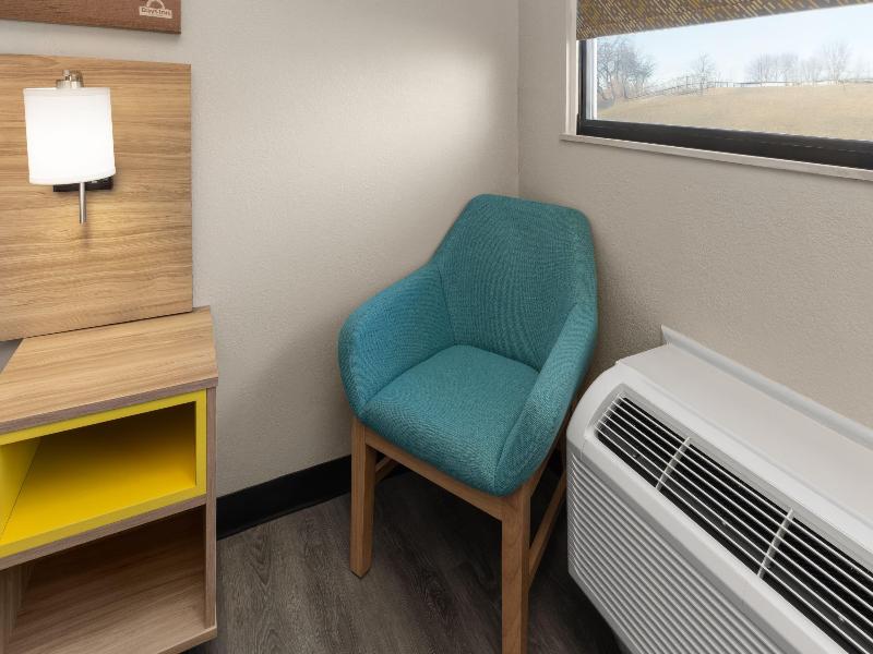 Days Inn by Wyndham Kansas City Northeast image