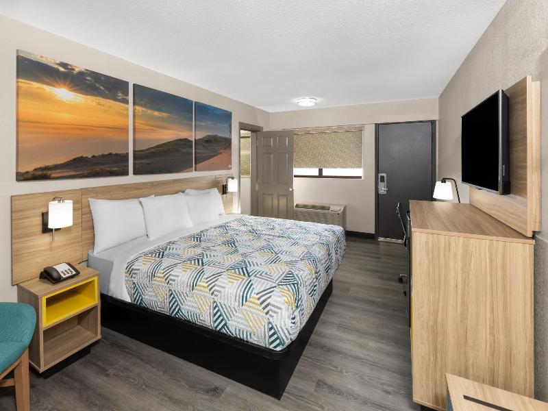 Days Inn by Wyndham Kansas City Northeast image