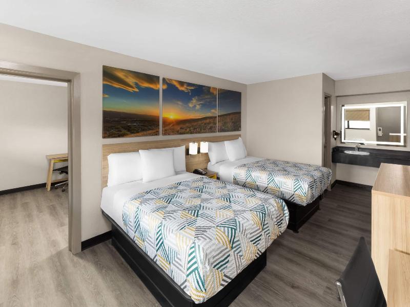 Days Inn by Wyndham Kansas City Northeast image