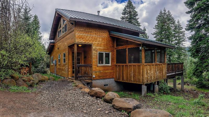 Green Springs Inn & Cabins image