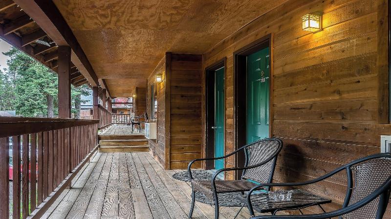 Green Springs Inn & Cabins image
