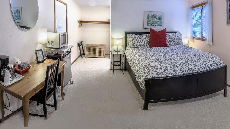 Green Springs Inn & Cabins image