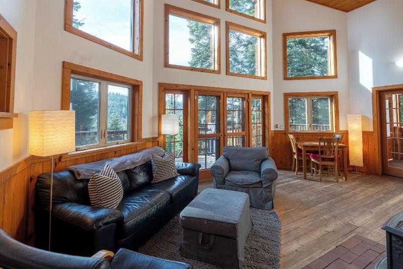 Green Springs Inn & Cabins image