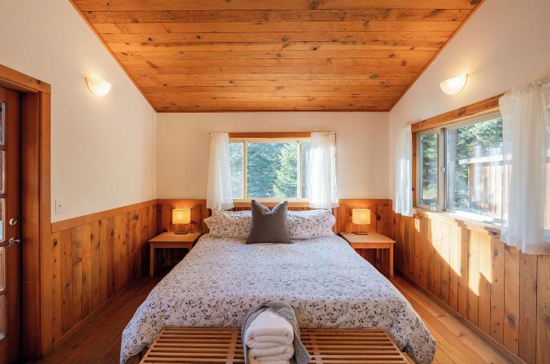 Green Springs Inn & Cabins image