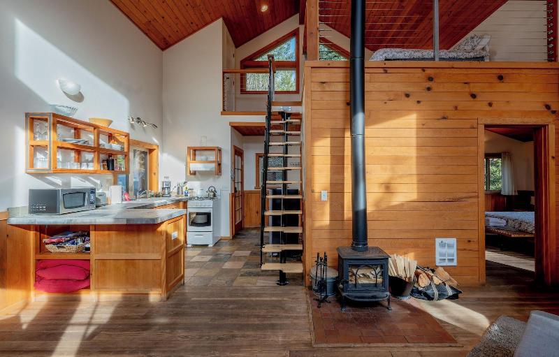 Green Springs Inn & Cabins image