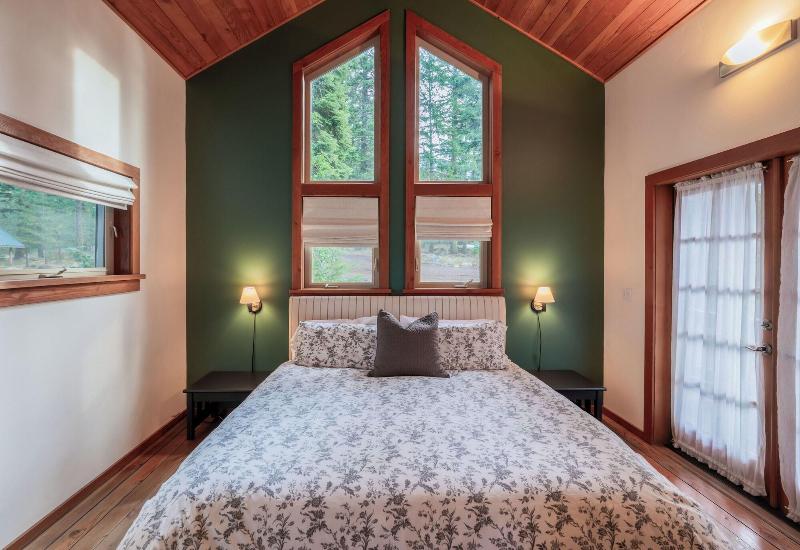 Green Springs Inn & Cabins image