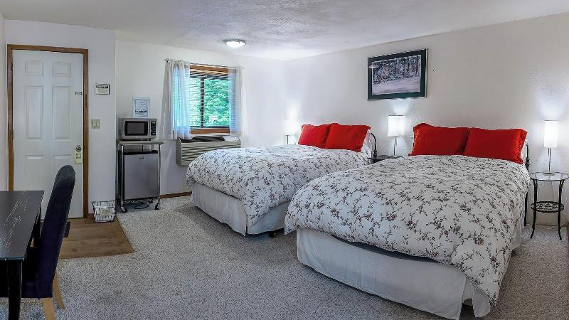 Green Springs Inn & Cabins image