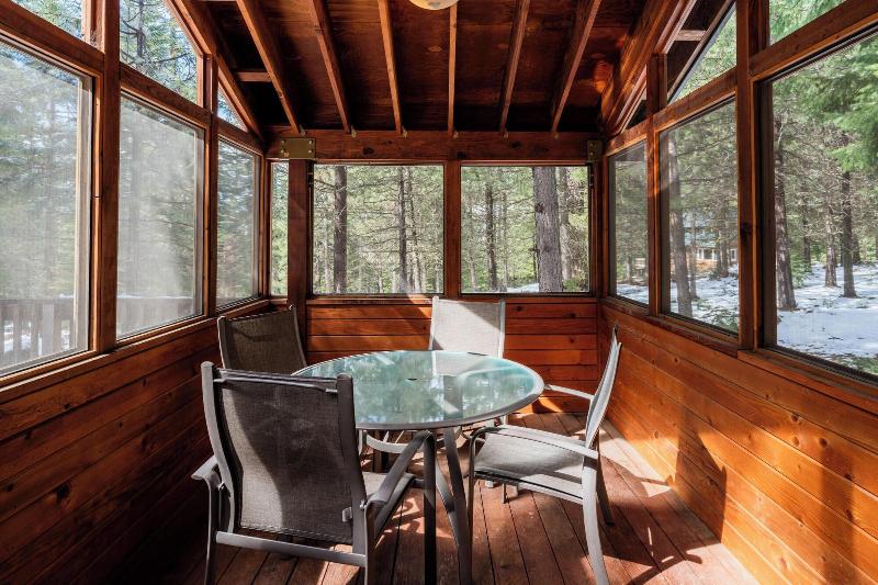 Green Springs Inn & Cabins image