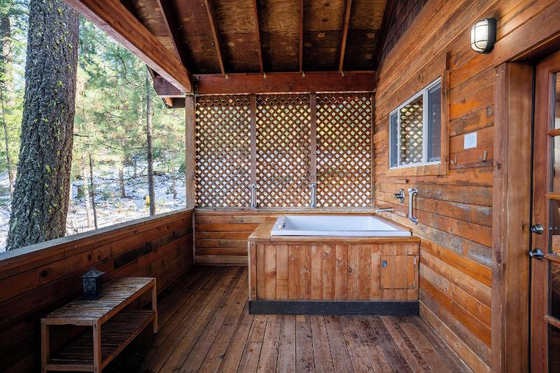 Green Springs Inn & Cabins image