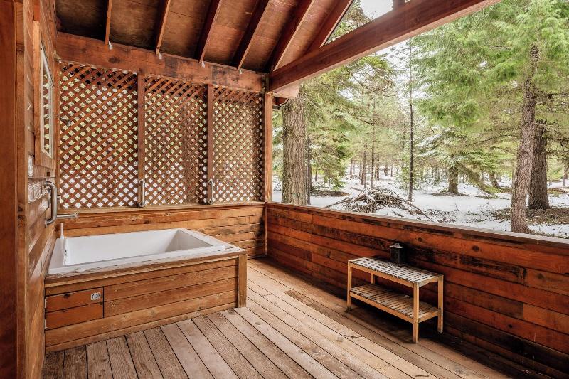 Green Springs Inn & Cabins image