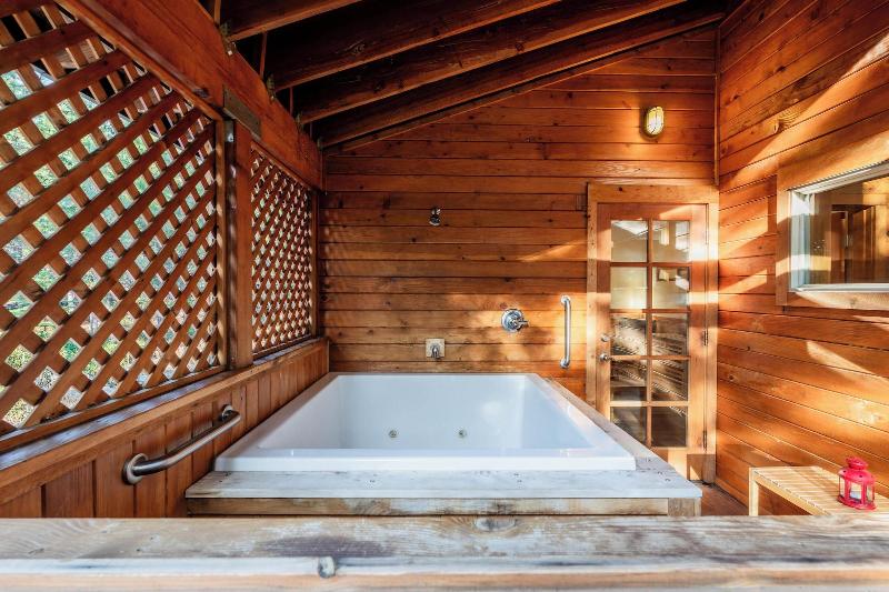 Green Springs Inn & Cabins image