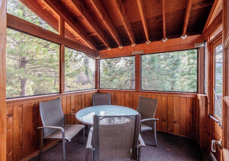 Green Springs Inn & Cabins image