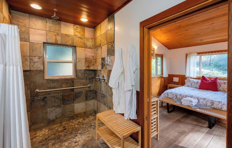 Green Springs Inn & Cabins image
