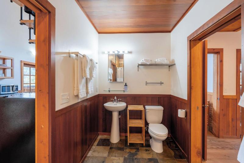 Green Springs Inn & Cabins image
