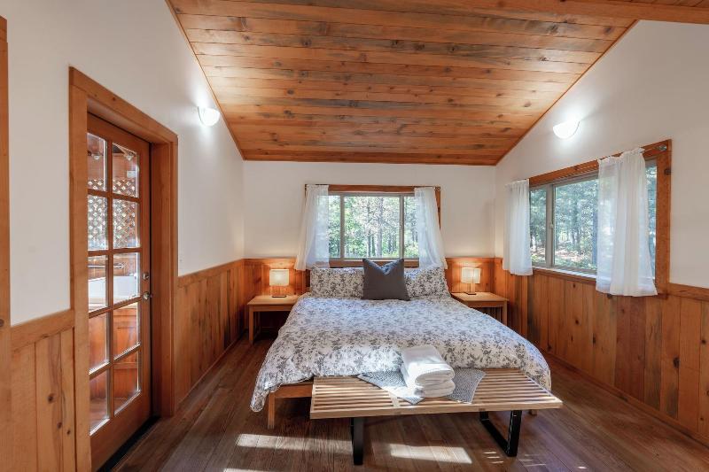 Green Springs Inn & Cabins image