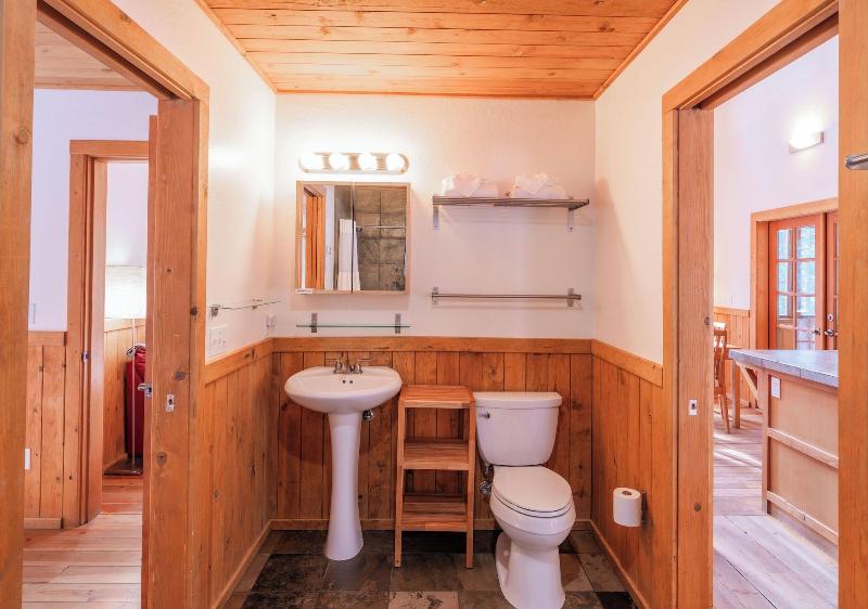 Green Springs Inn & Cabins image