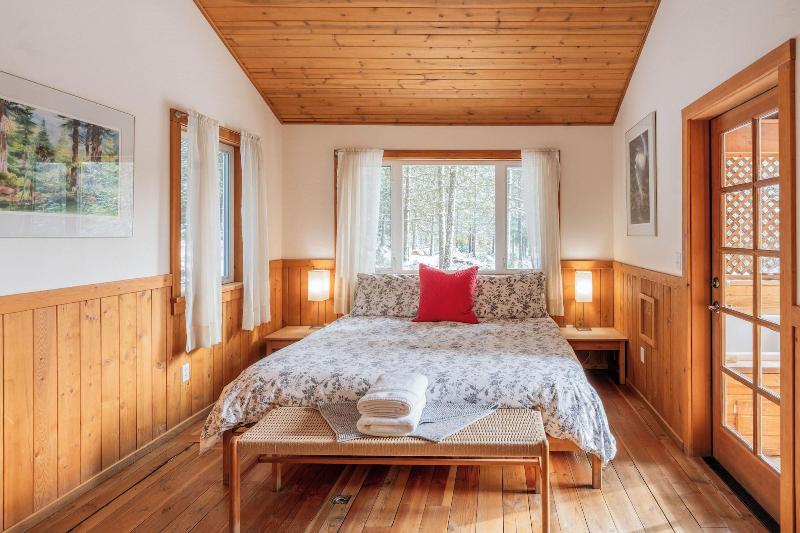 Green Springs Inn & Cabins image