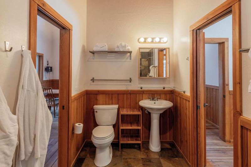 Green Springs Inn & Cabins image