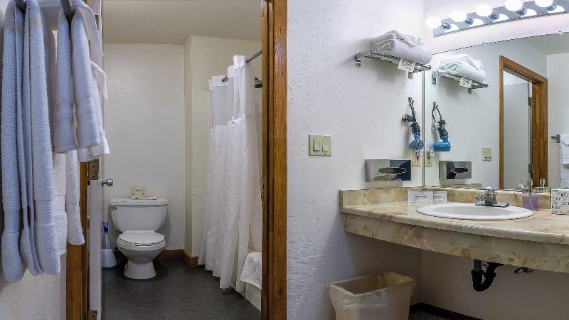 Green Springs Inn & Cabins image
