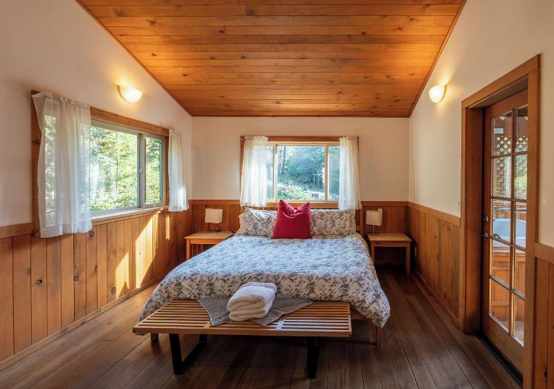Green Springs Inn & Cabins image