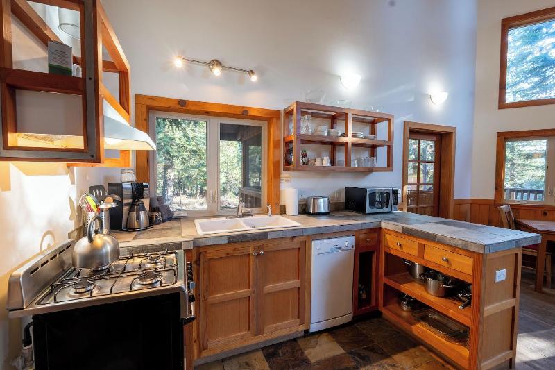 Green Springs Inn & Cabins image