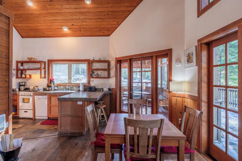 Green Springs Inn & Cabins image