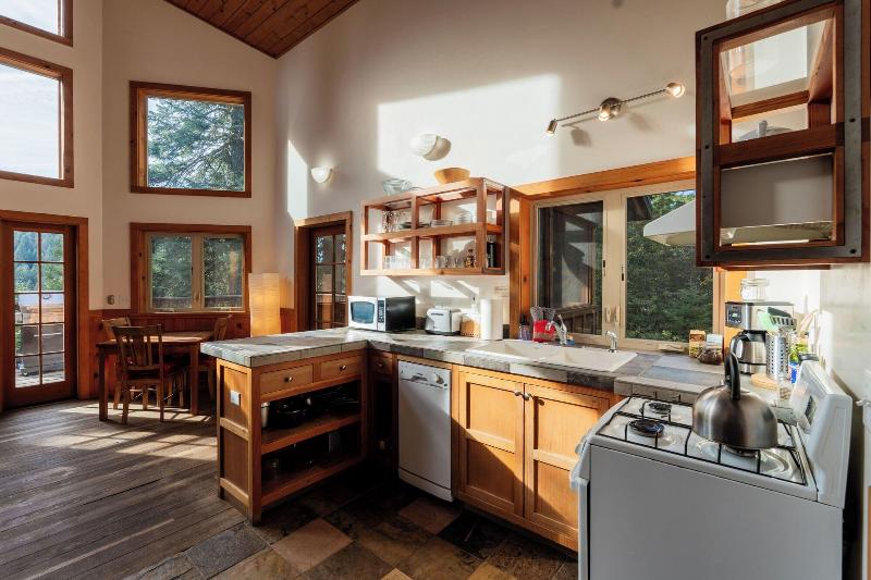 Green Springs Inn & Cabins image