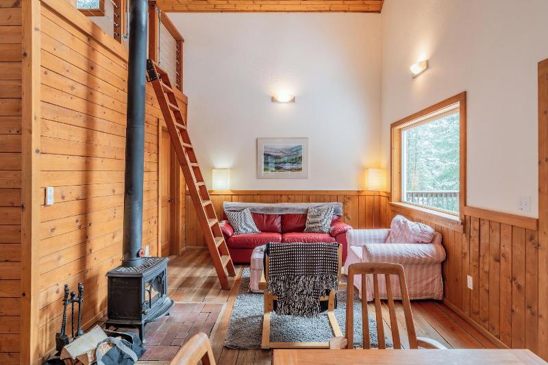 Green Springs Inn & Cabins image
