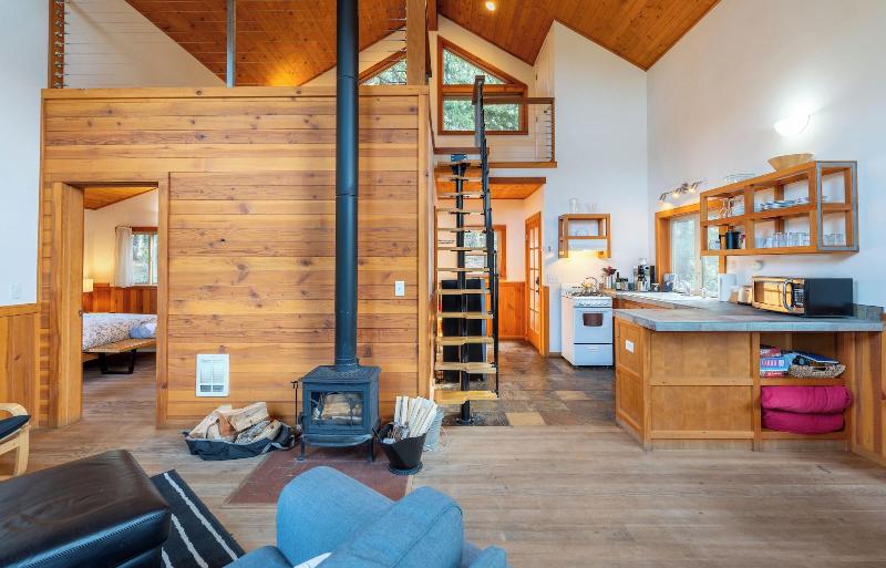 Green Springs Inn & Cabins image