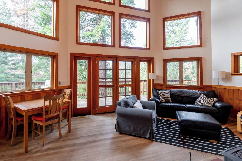 Green Springs Inn & Cabins image