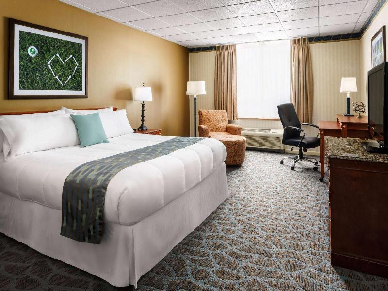 Lakeview Golf Resort & Spa image